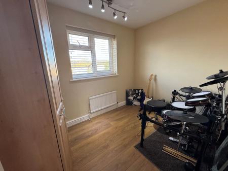 4 bedroom Detached house for sale in Cricketers Close, Burton-On-Trent, DE15