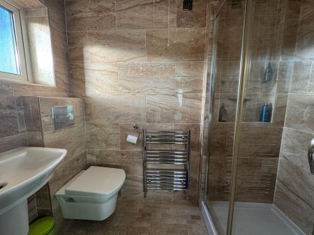 4 bedroom Detached house for sale in Cricketers Close, Burton-On-Trent, DE15