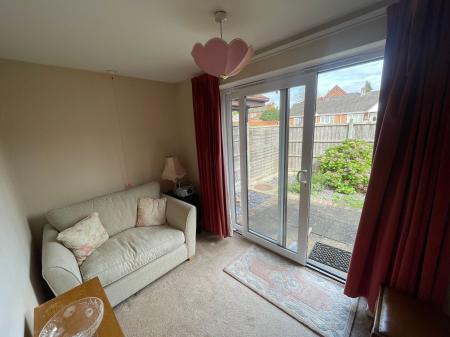 2 bedroom Semi-detached house for sale in Holly Green, Burton-On-Trent, DE15