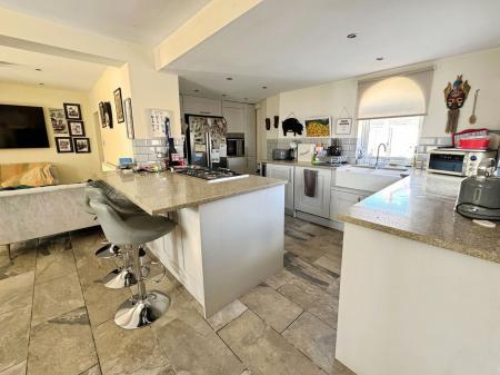 4 bedroom Detached house for sale in York Road, Church Gresley, DE11