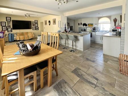 4 bedroom Detached house for sale in York Road, Church Gresley, DE11