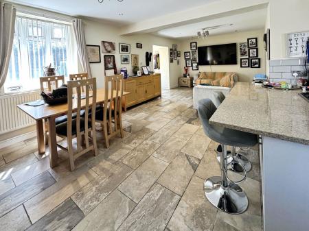 4 bedroom Detached house for sale in York Road, Church Gresley, DE11