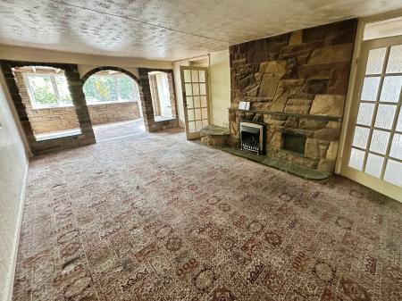 2 bedroom Semi-detached house for sale in Henhurst Ridge, Burton-On-Trent, DE13