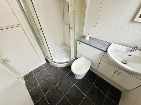 2 bedroom Semi-detached house for sale in Henhurst Ridge, Burton-On-Trent, DE13