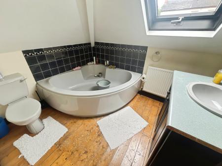5 bedroom Detached house for sale in Stanton Road, Burton-On-Trent, DE15