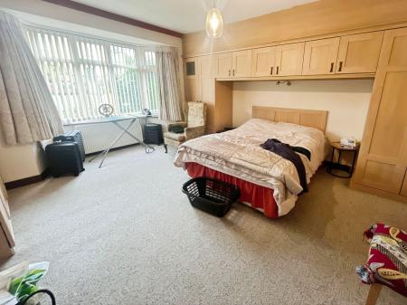 5 bedroom Detached house for sale in Stanton Road, Burton-On-Trent, DE15