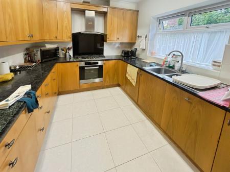 5 bedroom Detached house for sale in Stanton Road, Burton-On-Trent, DE15