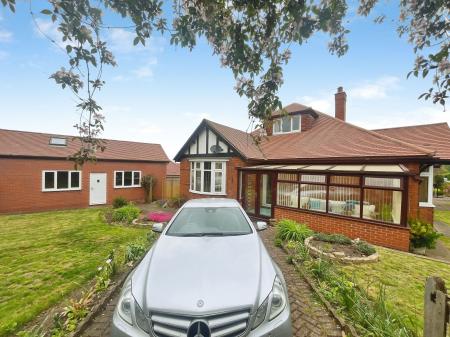 5 bedroom Detached house for sale in Stanton Road, Burton-On-Trent, DE15