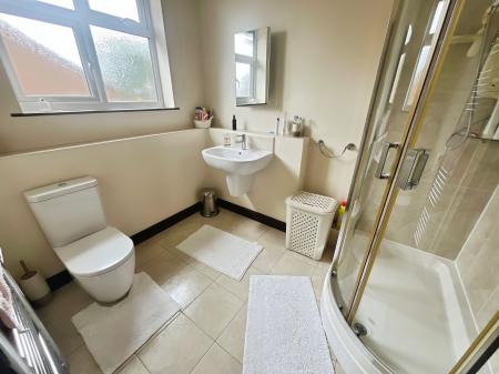 5 bedroom Detached house for sale in Stanton Road, Burton-On-Trent, DE15