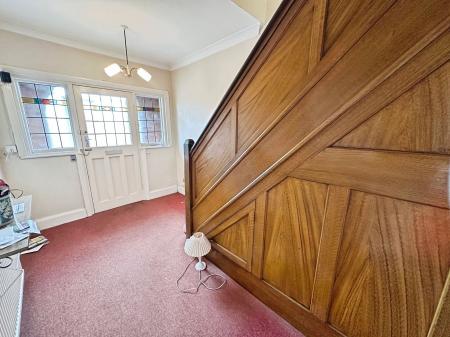 3 bedroom Detached house for sale in Burton Road, Midway, DE11