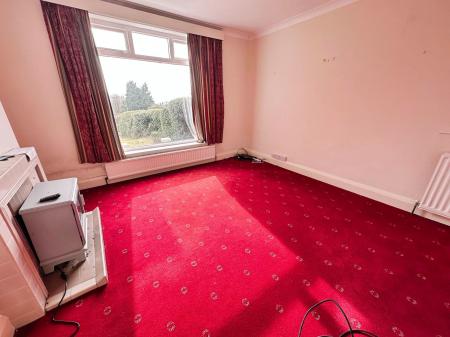 3 bedroom Detached house for sale in Burton Road, Midway, DE11