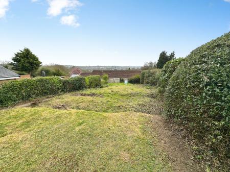 3 bedroom Detached house for sale in Burton Road, Midway, DE11
