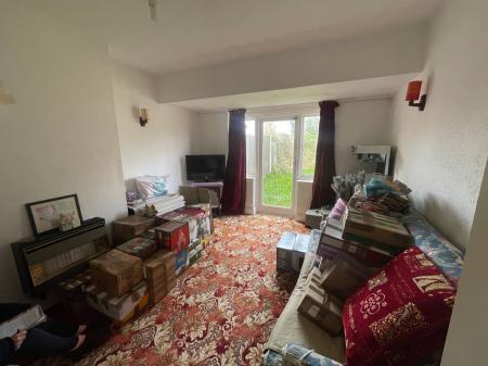 3 bedroom Semi-detached house for sale in Mead Walk, Burton-On-Trent, DE15