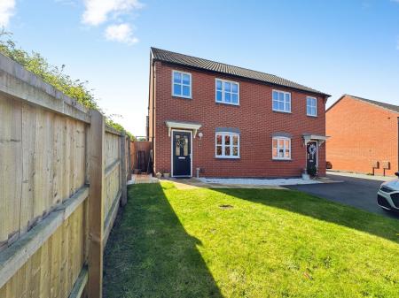 3 bedroom Semi-detached house for sale in Knight Drive, Burton-On-Trent, DE13