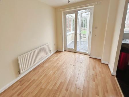 3 bedroom Semi-detached house for sale in Goodwood Close, Stretton, DE13