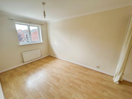 3 bedroom Semi-detached house for sale in Goodwood Close, Stretton, DE13