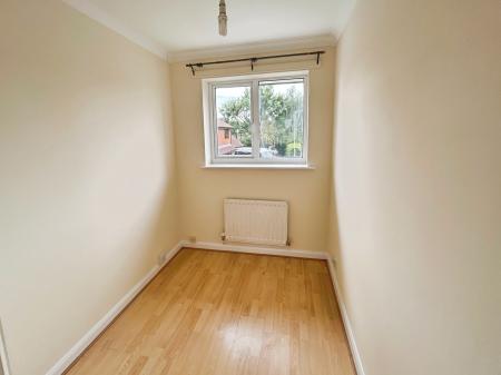 3 bedroom Semi-detached house for sale in Goodwood Close, Stretton, DE13