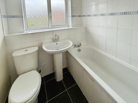 3 bedroom Semi-detached house for sale in Goodwood Close, Stretton, DE13