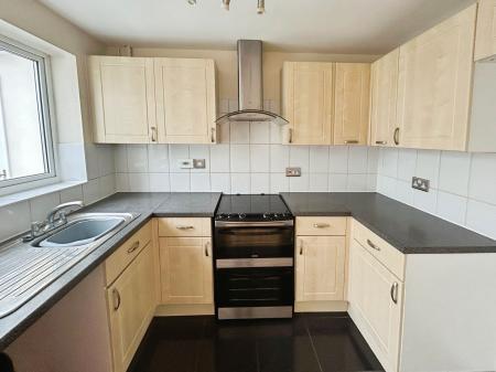 3 bedroom Semi-detached house for sale in Goodwood Close, Stretton, DE13