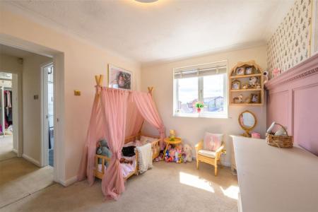 4 bedroom Detached house for sale in Caldwell Road, Linton, DE12