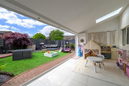 4 bedroom Detached house for sale in Caldwell Road, Linton, DE12