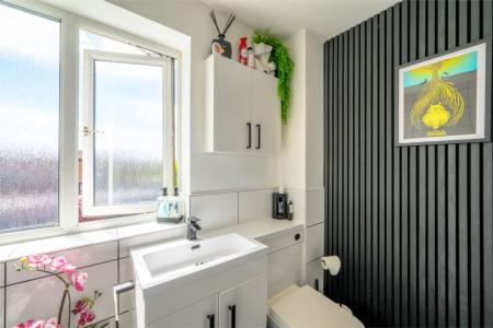 4 bedroom Detached house for sale in Caldwell Road, Linton, DE12