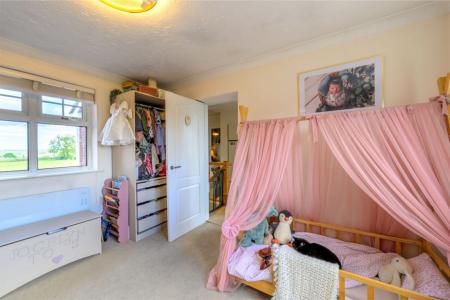 4 bedroom Detached house for sale in Caldwell Road, Linton, DE12