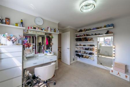 4 bedroom Detached house for sale in Caldwell Road, Linton, DE12