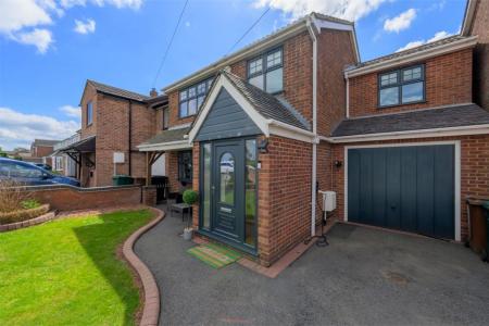 4 bedroom Detached house for sale in Caldwell Road, Linton, DE12