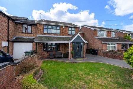4 bedroom Detached house for sale in Caldwell Road, Linton, DE12