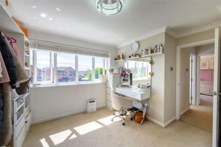 4 bedroom Detached house for sale in Caldwell Road, Linton, DE12