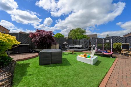 4 bedroom Detached house for sale in Caldwell Road, Linton, DE12
