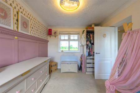 4 bedroom Detached house for sale in Caldwell Road, Linton, DE12