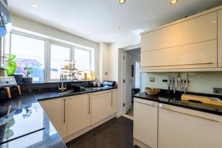 4 bedroom Detached house for sale in Caldwell Road, Linton, DE12