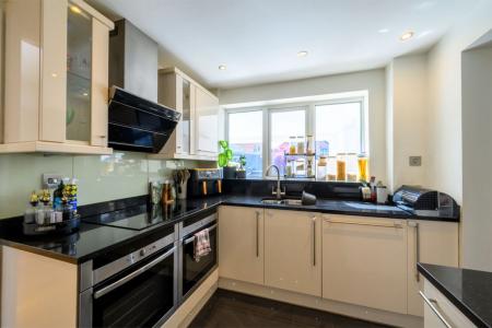 4 bedroom Detached house for sale in Caldwell Road, Linton, DE12