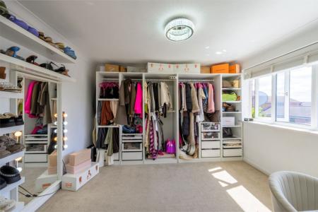 4 bedroom Detached house for sale in Caldwell Road, Linton, DE12