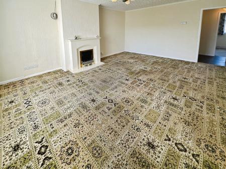 2 bedroom Semi-detached house for sale in Spring Farm Road, Burton-On-Trent, DE15