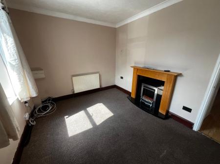 3 bedroom Terraced House for sale in Woods Lane, Burton-On-Trent, DE15