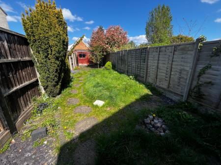 3 bedroom Terraced House for sale in Woods Lane, Burton-On-Trent, DE15