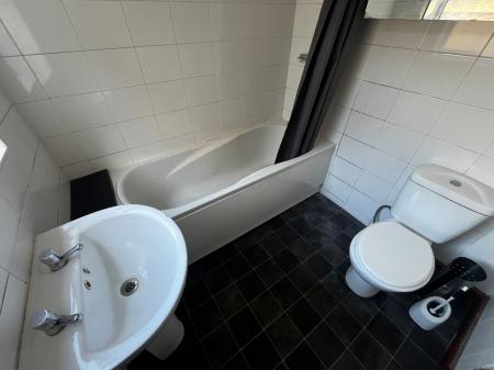 3 bedroom Terraced House for sale in Woods Lane, Burton-On-Trent, DE15