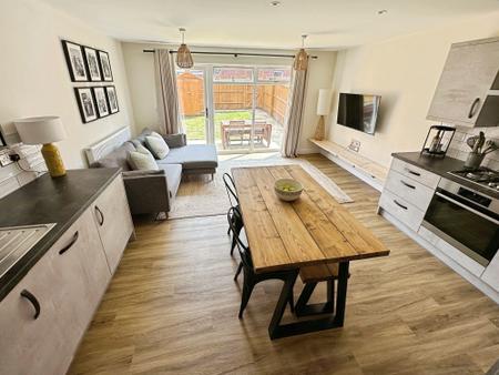 4 bedroom Property for sale in Mayflower Drive, Burton Upon Trent, DE14