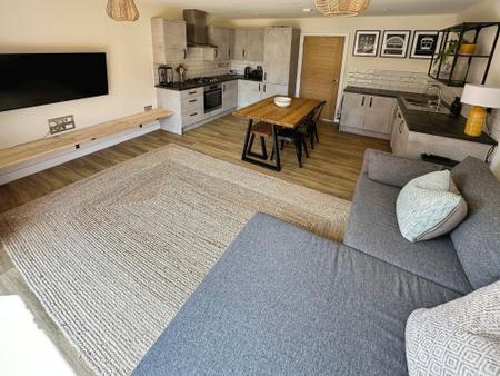 4 bedroom Property for sale in Mayflower Drive, Burton Upon Trent, DE14