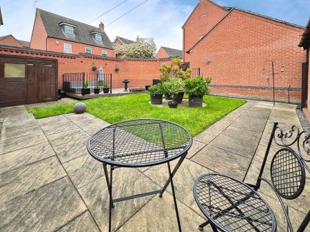 5 bedroom Detached house for sale in Cranfield Avenue, Church Gresley, DE11