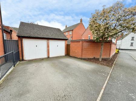 5 bedroom Detached house for sale in Cranfield Avenue, Church Gresley, DE11