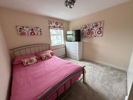 5 bedroom Detached house for sale in Cranfield Avenue, Church Gresley, DE11