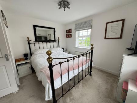 5 bedroom Detached house for sale in Cranfield Avenue, Church Gresley, DE11