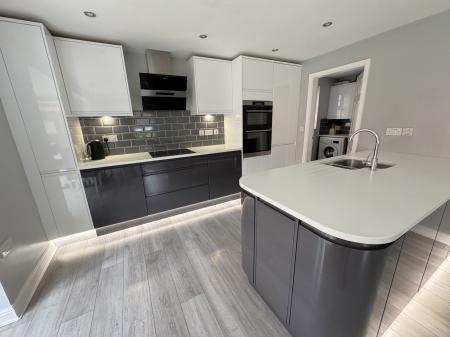 5 bedroom Detached house for sale in Cranfield Avenue, Church Gresley, DE11