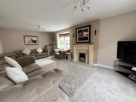 5 bedroom Detached house for sale in Cranfield Avenue, Church Gresley, DE11