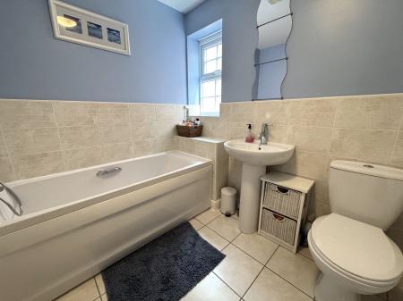 5 bedroom Detached house for sale in Cranfield Avenue, Church Gresley, DE11