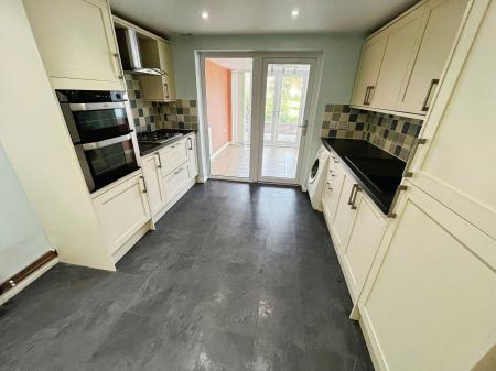 3 bedroom Semi-detached house for sale in Exeter Close, Midway, DE11